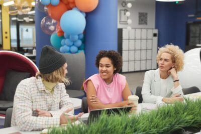 Na imagem, equipe de trabalho inclusivo
